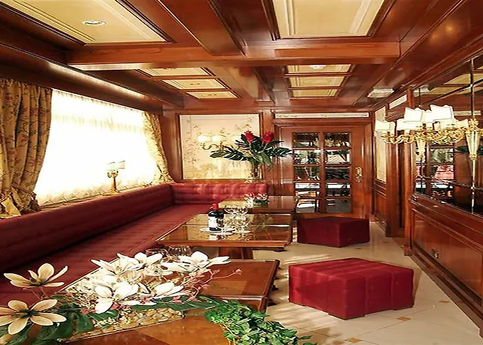 Champagne Palace Hotel Rom