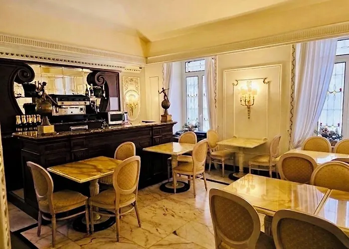 Champagne Palace 4*