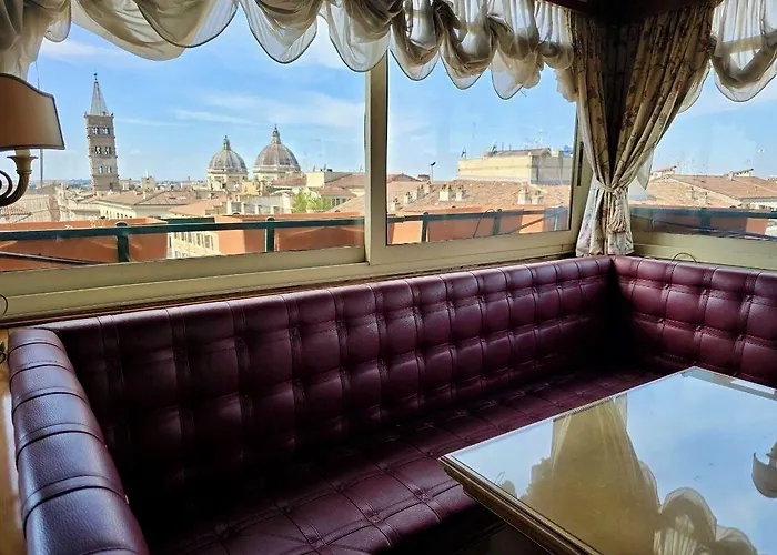 Hotel Champagne Palace