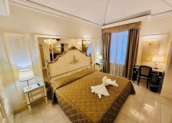 Champagne Palace 4*