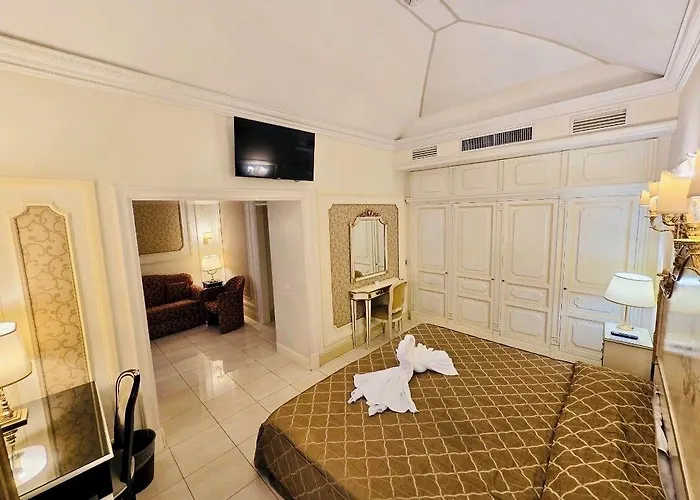 Hotel Champagne Palace