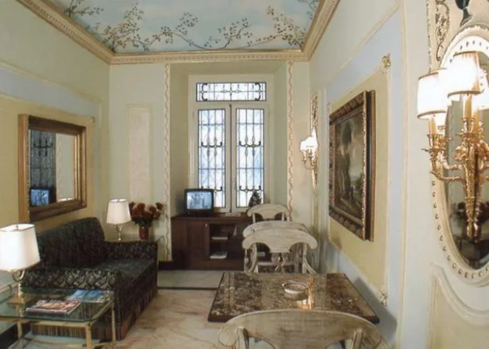 Hotel Champagne Palace 4*
